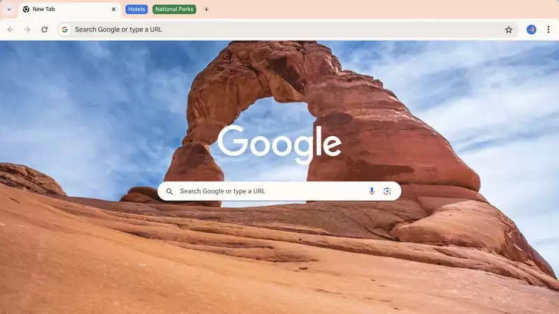 Google updated Chrome, adding three AI tools to rearrange tabs, create new themes, and create text.
